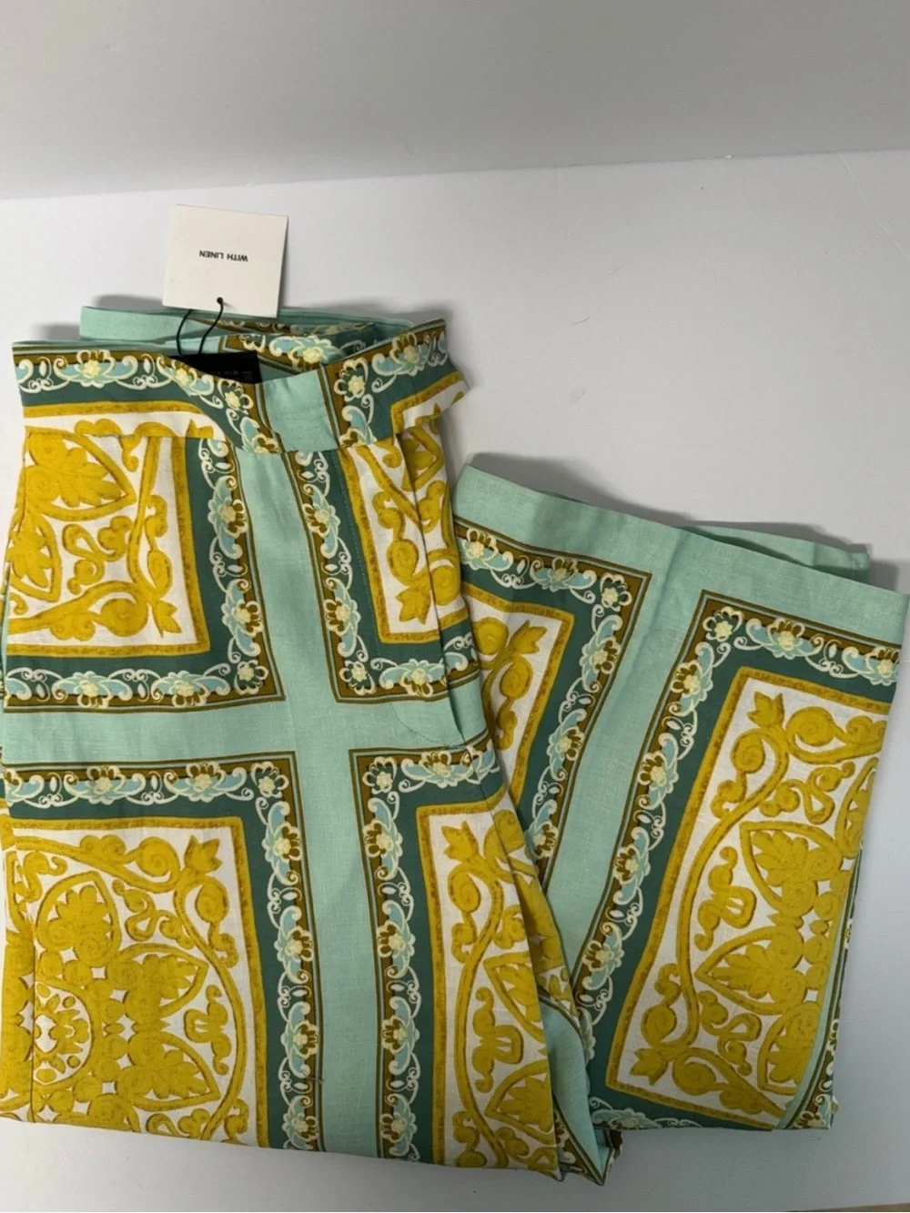 Zara medallion tile